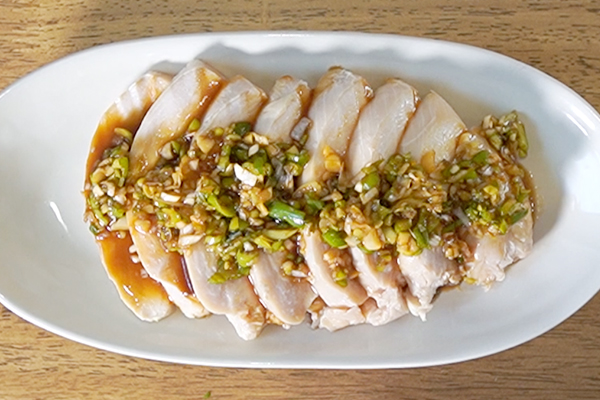 素材の旨みたっぷりぷりぷりサラダチキン