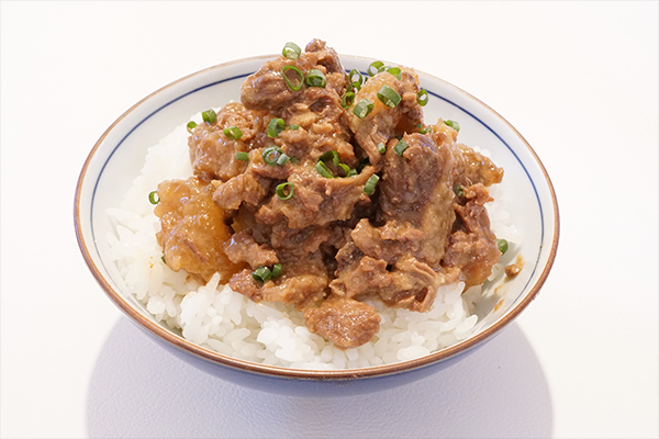 馬すじ味噌煮込み